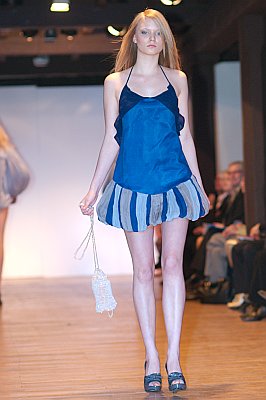pokaz mody: Małgorzata Komorowska-Ryzińska: modelka w mini