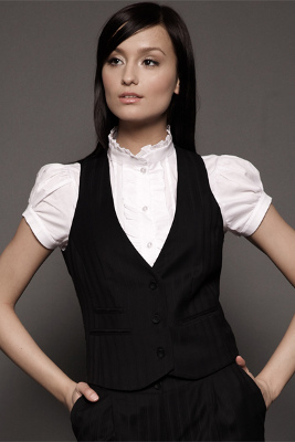 Kolekcja Nife: biała bluzka, bezrękawnik